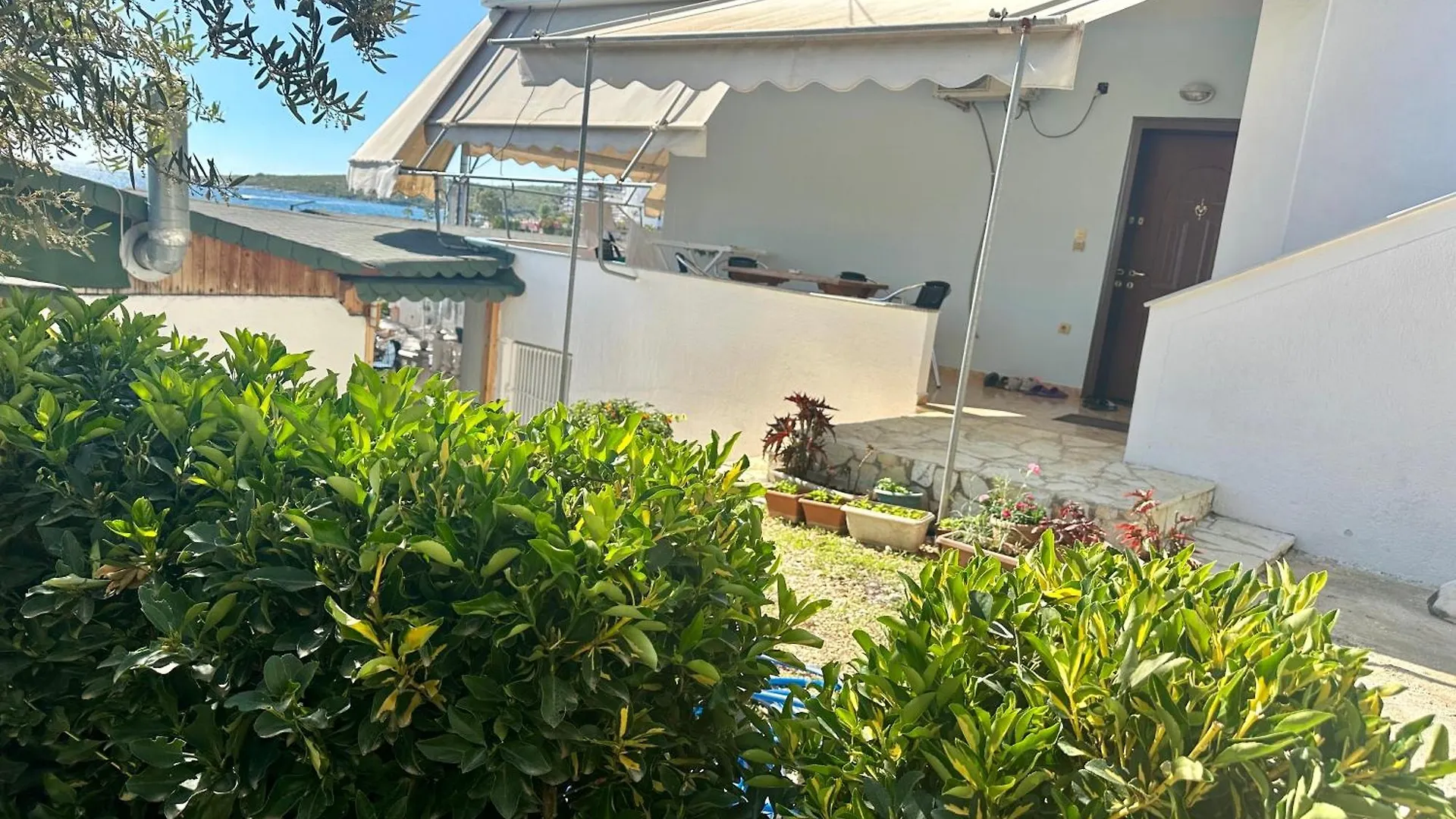 Shemo Apartments Sarande Holiday home